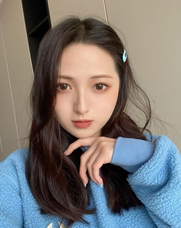 3 3