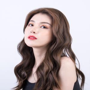 不知道染什么發(fā)色？難以決策？試試這個顯白時尚又不過時的發(fā)色吧！